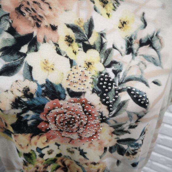 Paradisio Plus Ladies Size 3X Off White w/ Flower Pattern Short Sleeves Top - Picture 5 of 9